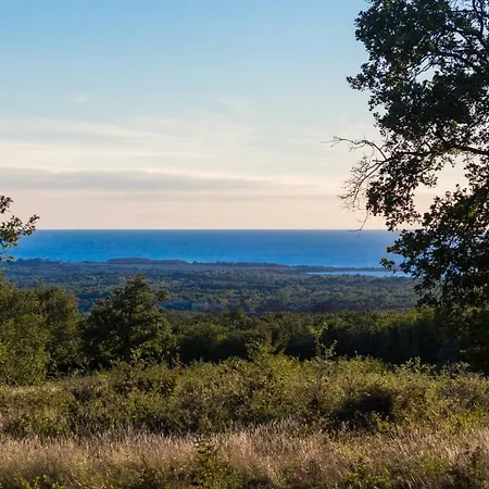 Villa Laura An Kastelir