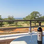 Laura An * Kaštelir