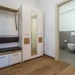 Laura An * Kaštelir