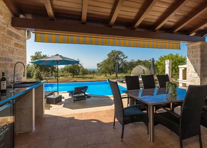 Laura An 빌라 Kaštelir