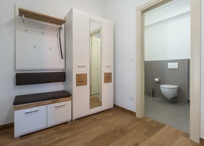 Laura An * Kaštelir