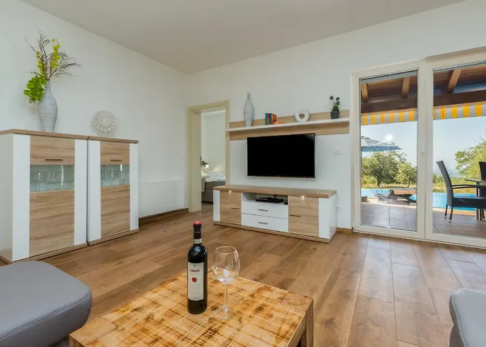 Laura An * Kaštelir