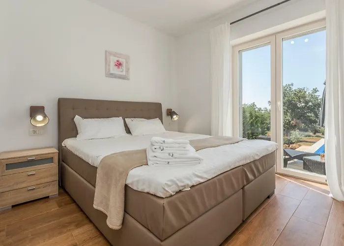 Laura An 빌라 Kaštelir